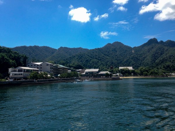 mount-misen-miyajima-japan-tallypack-travel-tsutsumigaura